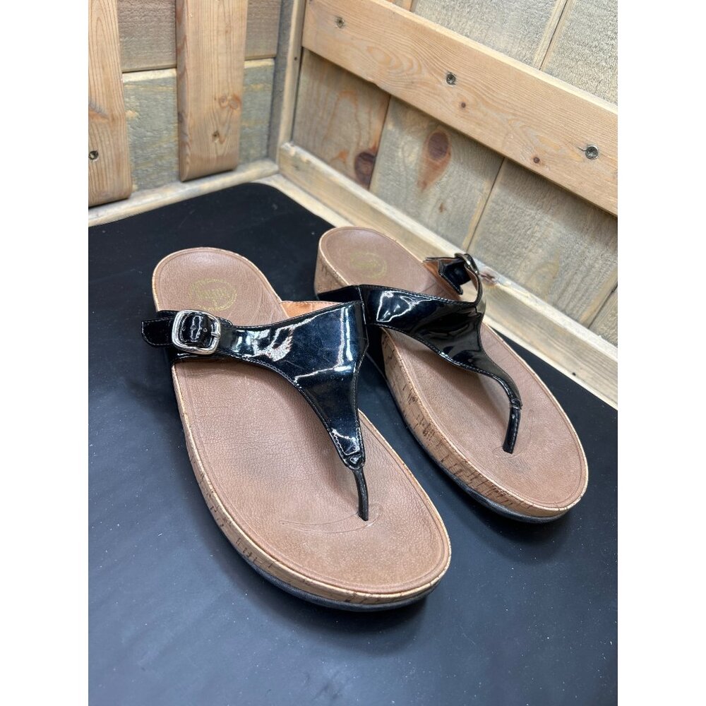 FitFlop Womens Patent Leather Thong Sandals US 10 Black